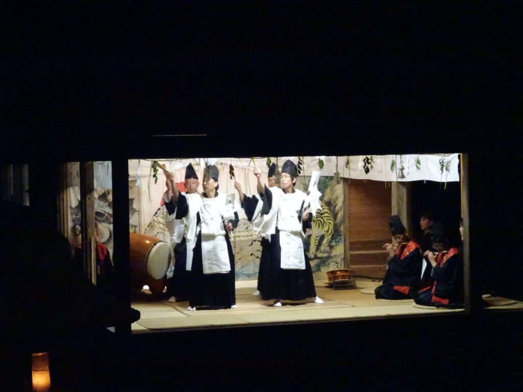 2025.7.16 島後久見神楽が公開されました