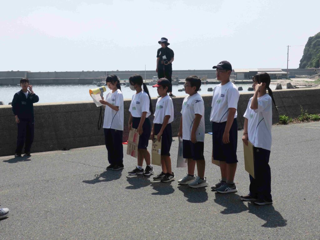 都万の子どもたちによる「海岸清掃」の実施について